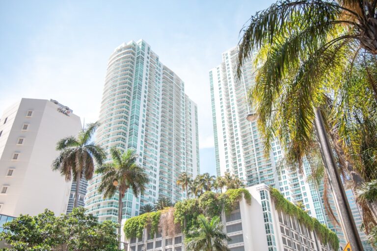 Checklist Inmobiliaria: Guía de Inversión en Miami para el Inversionista