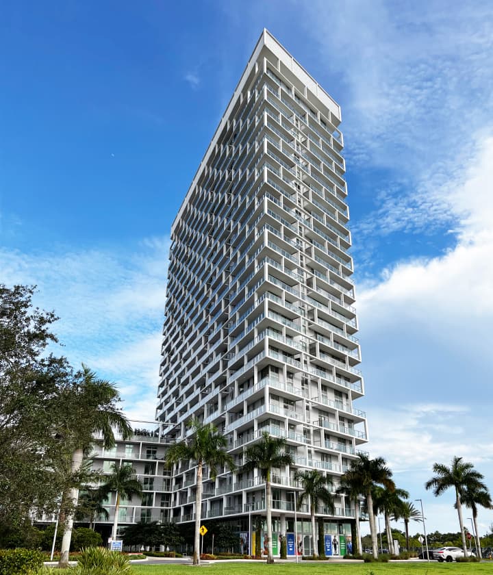 One Metropica 16